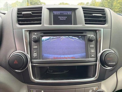 2013 Toyota HIGHLANDER SE
