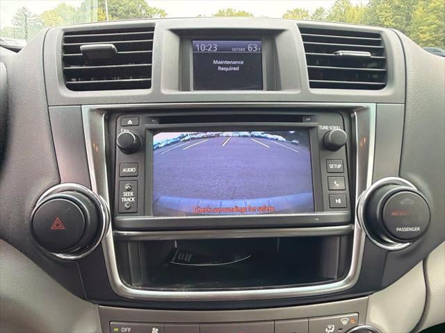 2013 Toyota HIGHLANDER SE