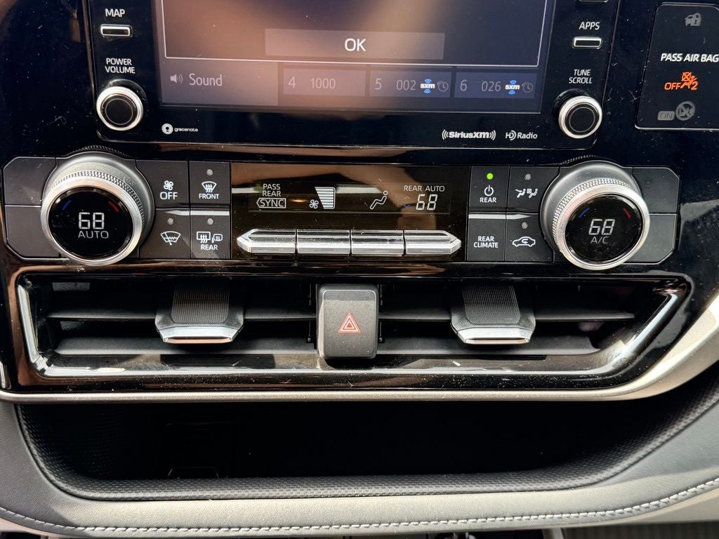2022 Toyota Highlander LE