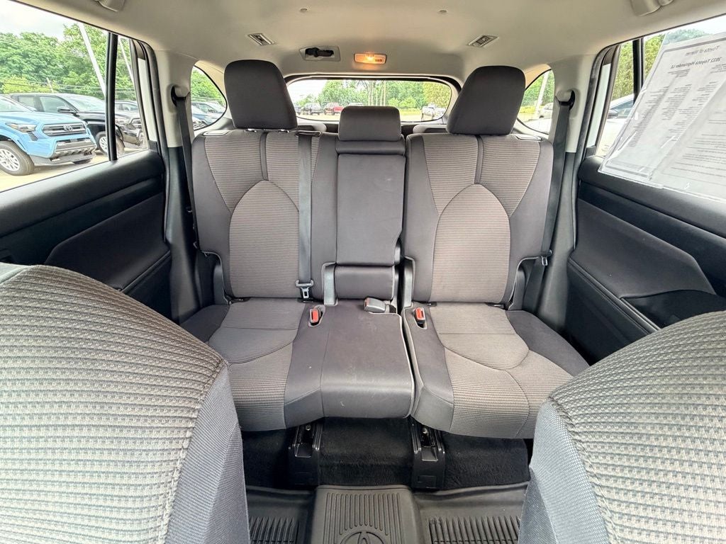 2022 Toyota Highlander LE