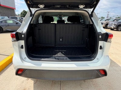 2022 Toyota Highlander LE