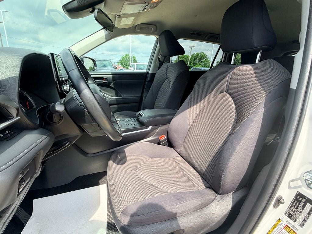 2022 Toyota Highlander LE