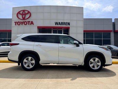 2022 Toyota Highlander LE