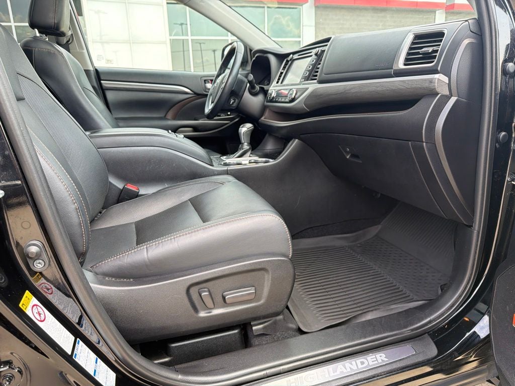 2019 Toyota Highlander Limited Platinum