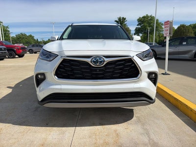 2023 Toyota Highlander Hybrid Platinum