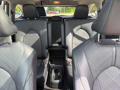 2023 Toyota Highlander Hybrid Platinum