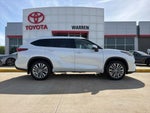 2023 Toyota Highlander Hybrid Platinum
