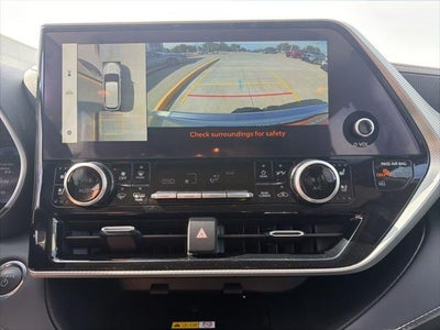 2023 Toyota Highlander Hybrid Platinum