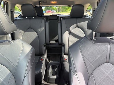 2023 Toyota Highlander Hybrid Platinum