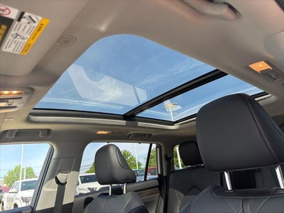 2023 Toyota Highlander Hybrid Platinum