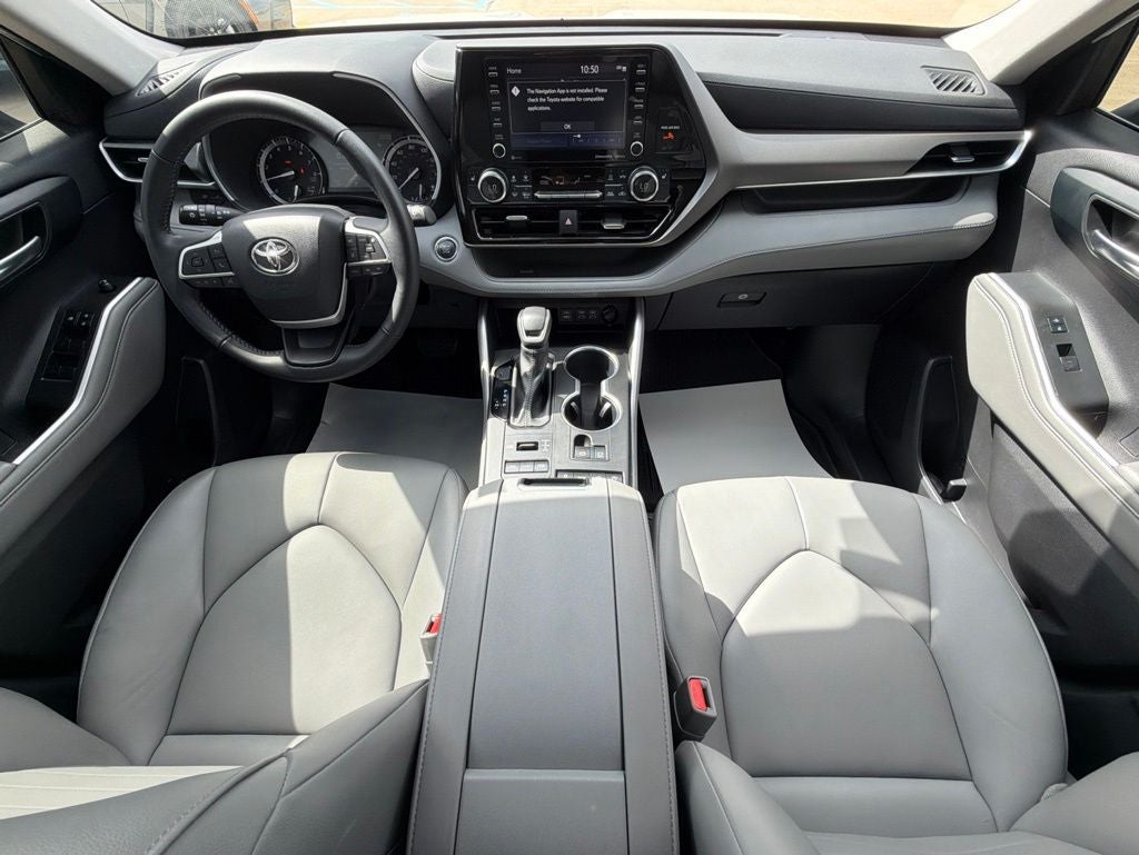 2022 Toyota HIGHLANDER XLE