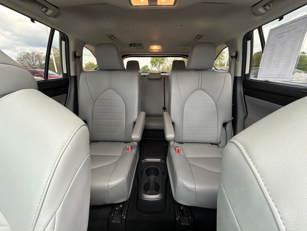 2022 Toyota HIGHLANDER XLE