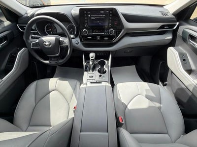 2022 Toyota HIGHLANDER XLE