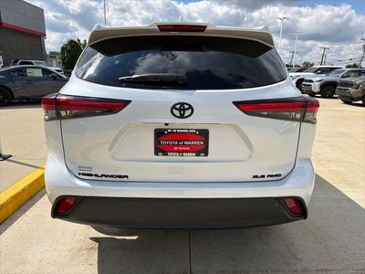 2022 Toyota HIGHLANDER XLE