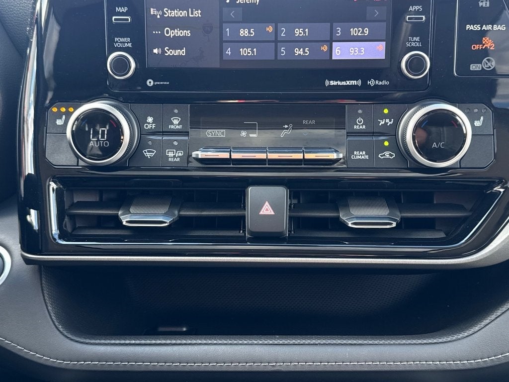 2020 Toyota HIGHLANDER XLE