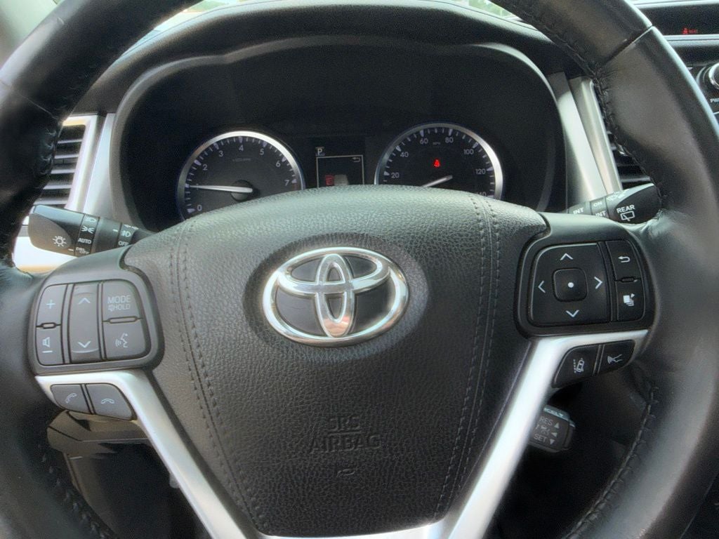 2017 Toyota Highlander SE