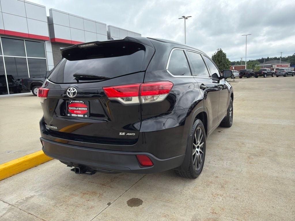 2017 Toyota Highlander SE