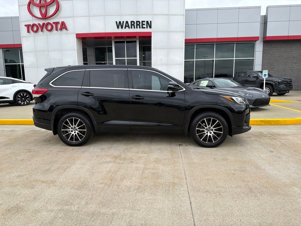 2017 Toyota Highlander SE