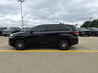 2017 Toyota Highlander SE