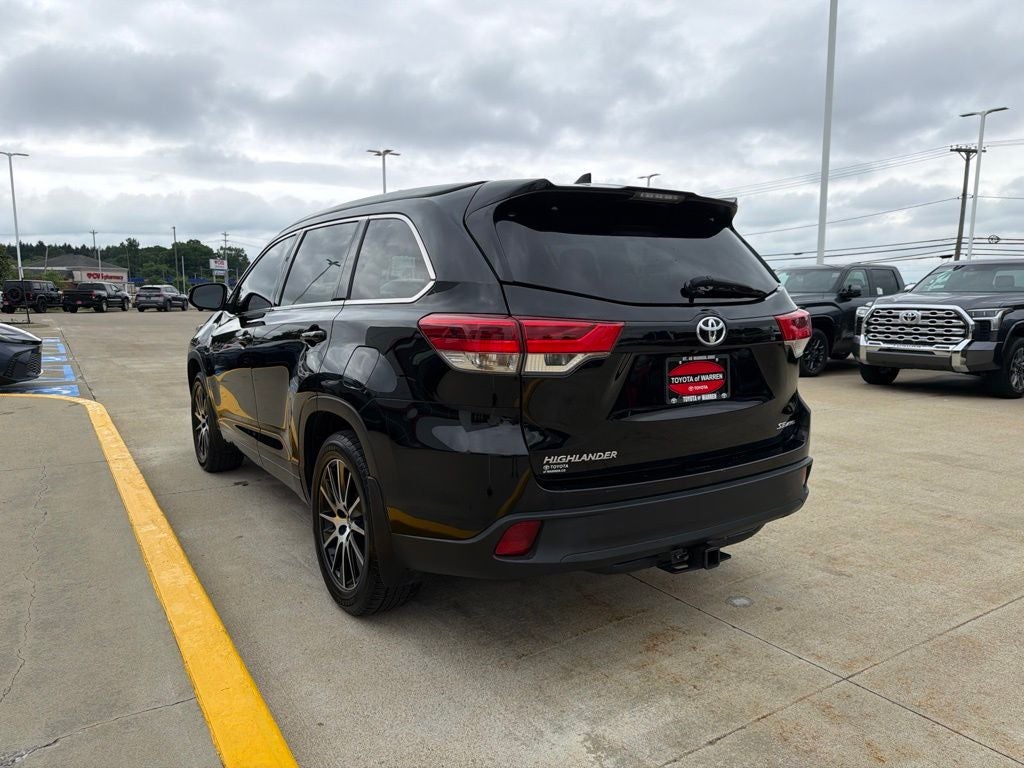 2017 Toyota Highlander SE