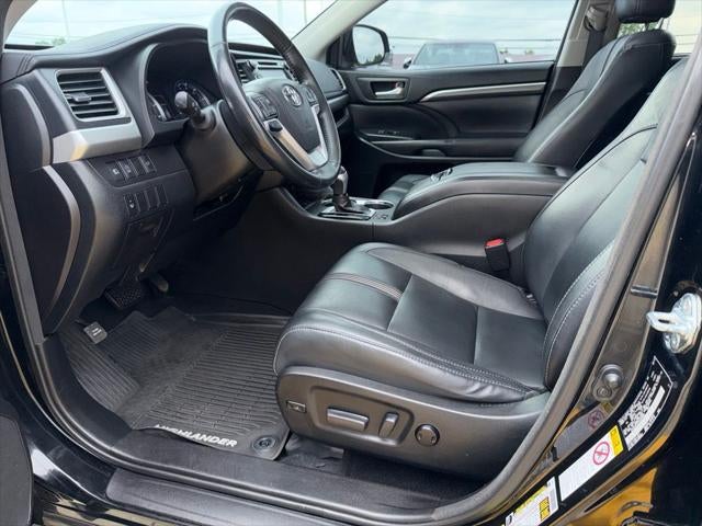 2017 Toyota Highlander SE