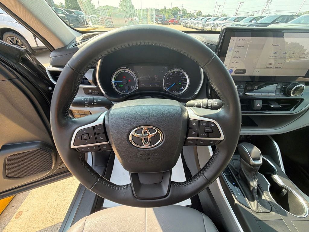 2023 Toyota Highlander Hybrid XLE