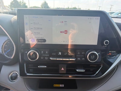 2023 Toyota Highlander Hybrid XLE