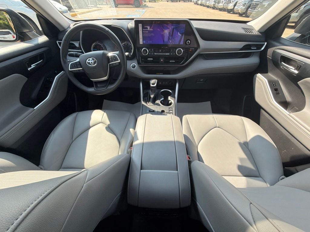 2023 Toyota Highlander Hybrid XLE