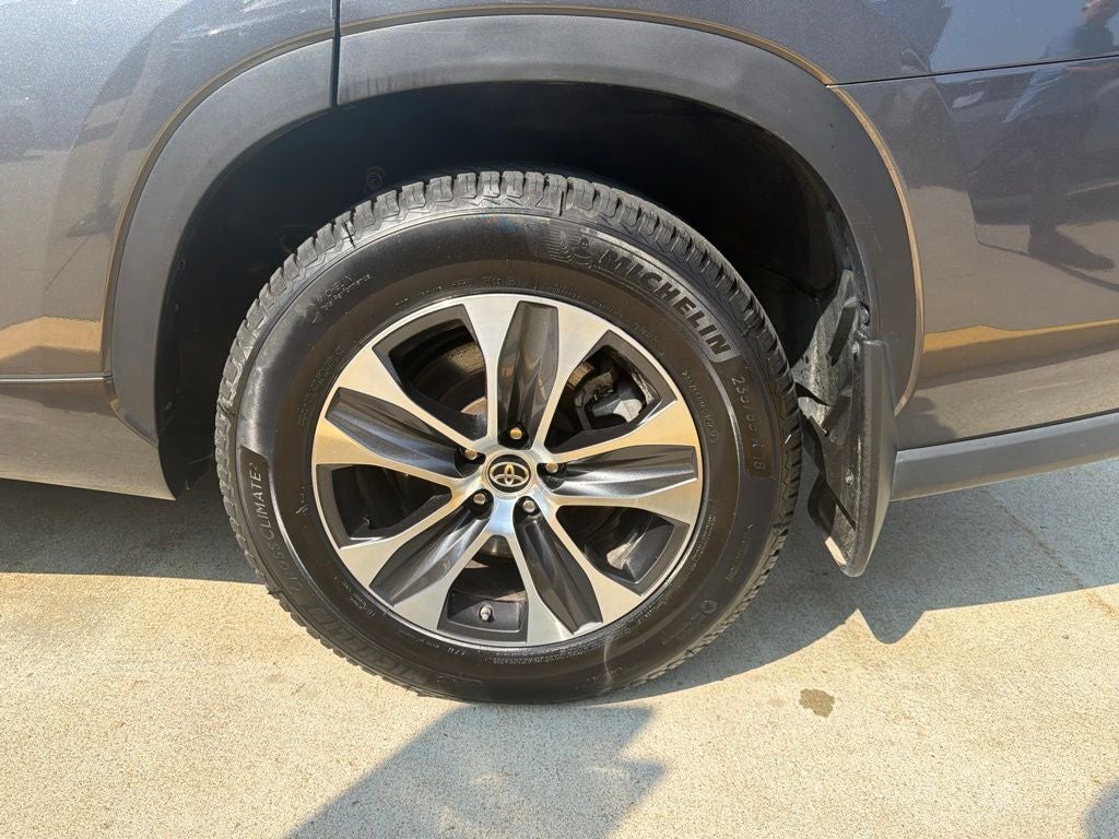 2023 Toyota Highlander Hybrid XLE