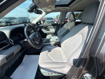2023 Toyota Highlander Hybrid XLE