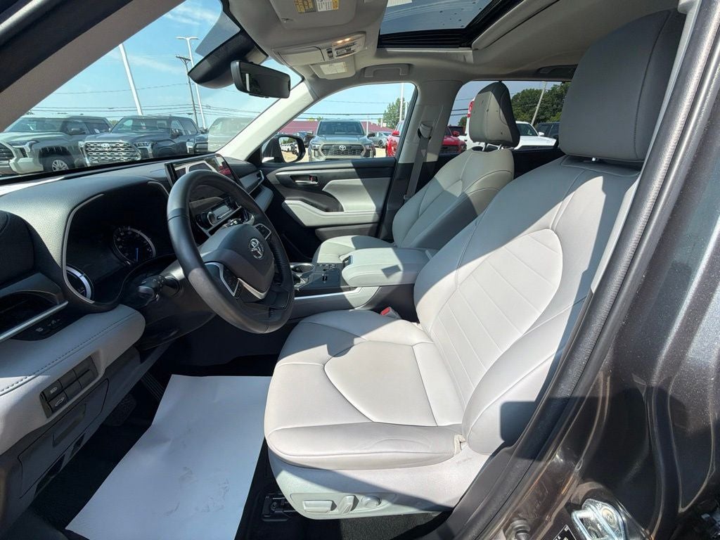 2023 Toyota Highlander Hybrid XLE