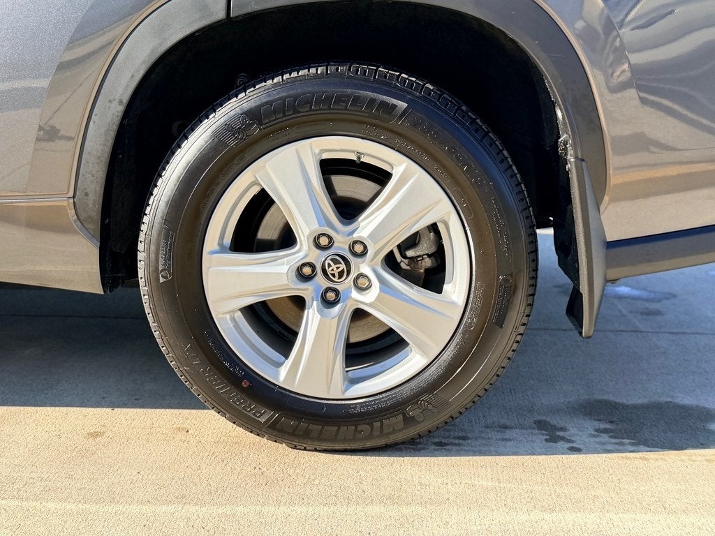 2023 Toyota HIGHLANDER L