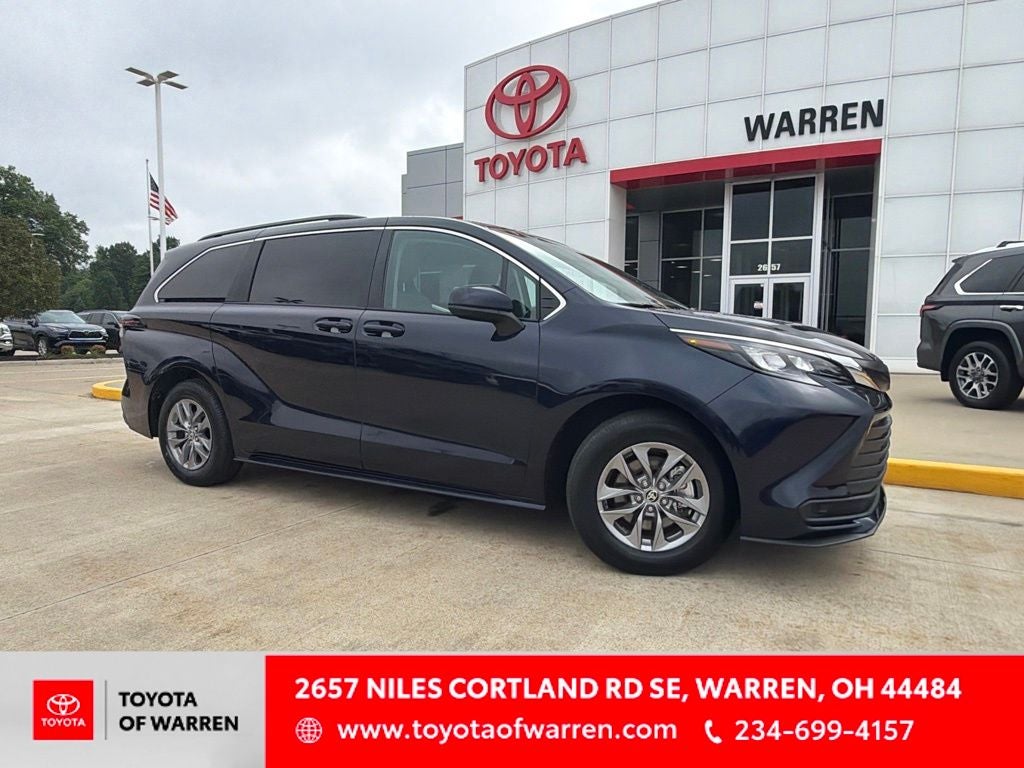 2024 Toyota Sienna LE 8 Passenger