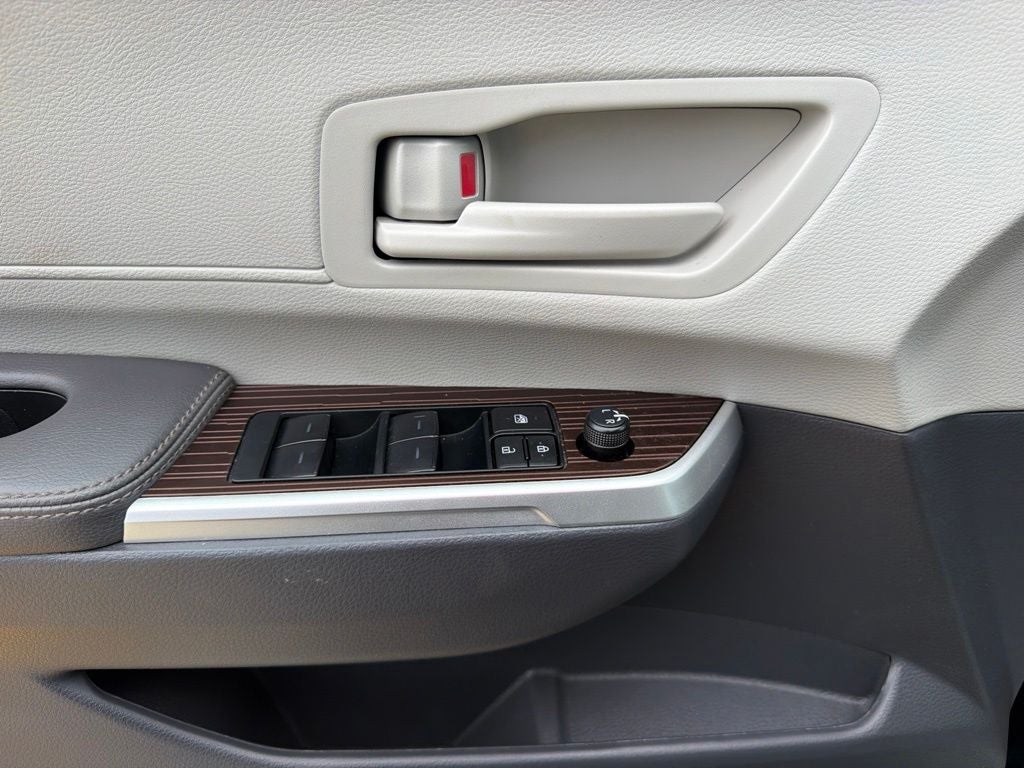 2024 Toyota Sienna LE 8 Passenger