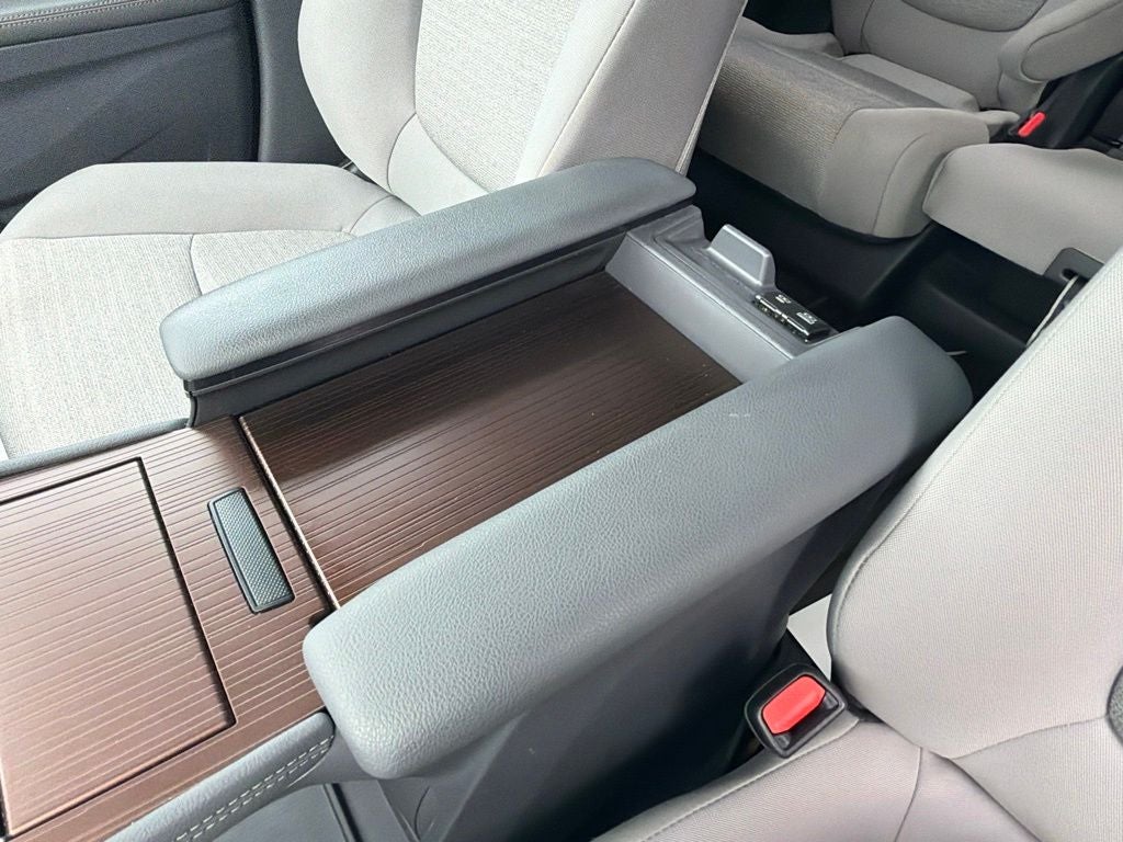 2024 Toyota Sienna LE 8 Passenger