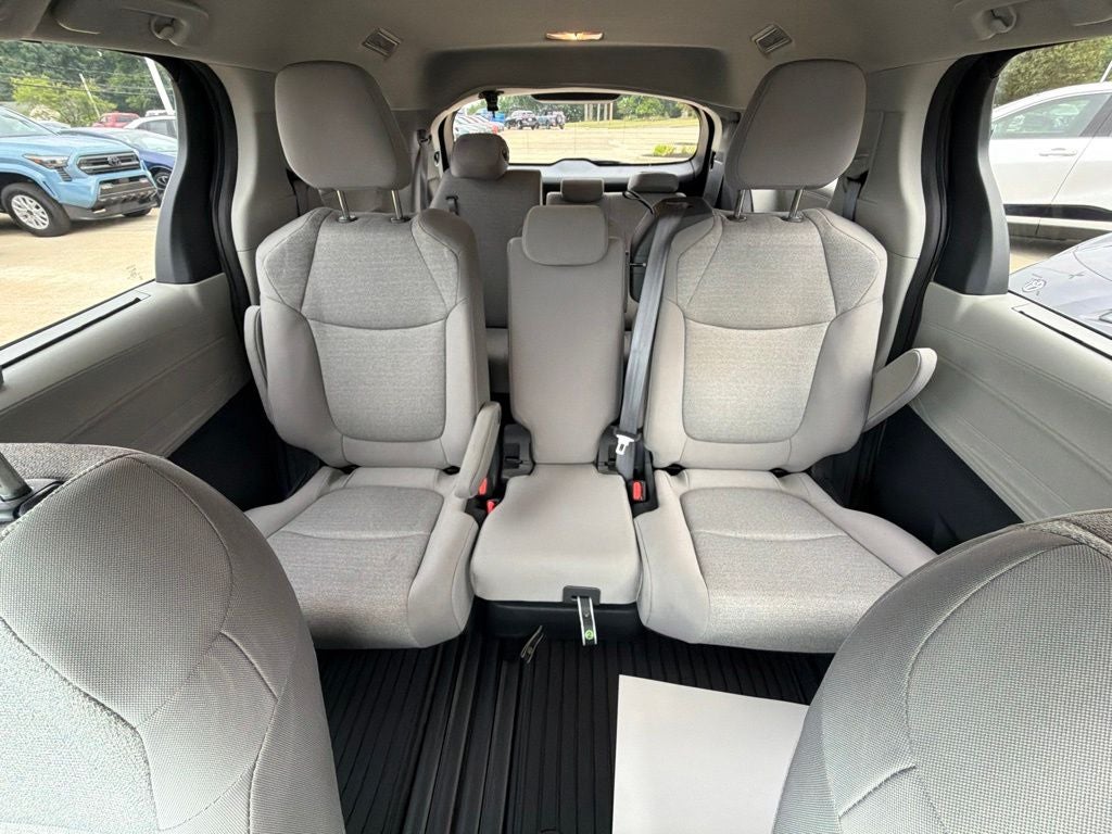 2024 Toyota Sienna LE 8 Passenger