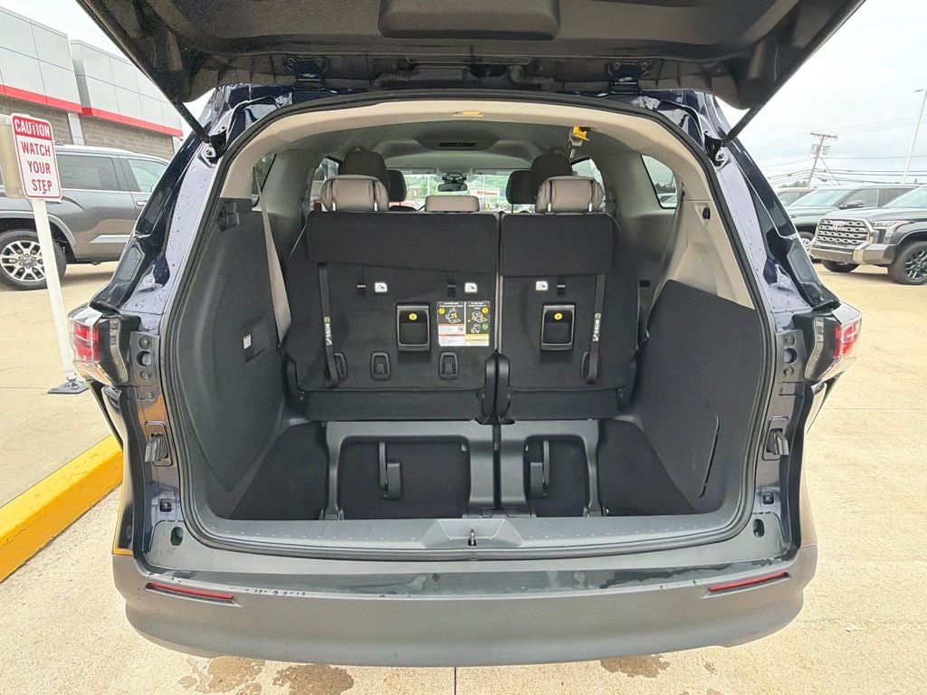 2024 Toyota Sienna LE 8 Passenger