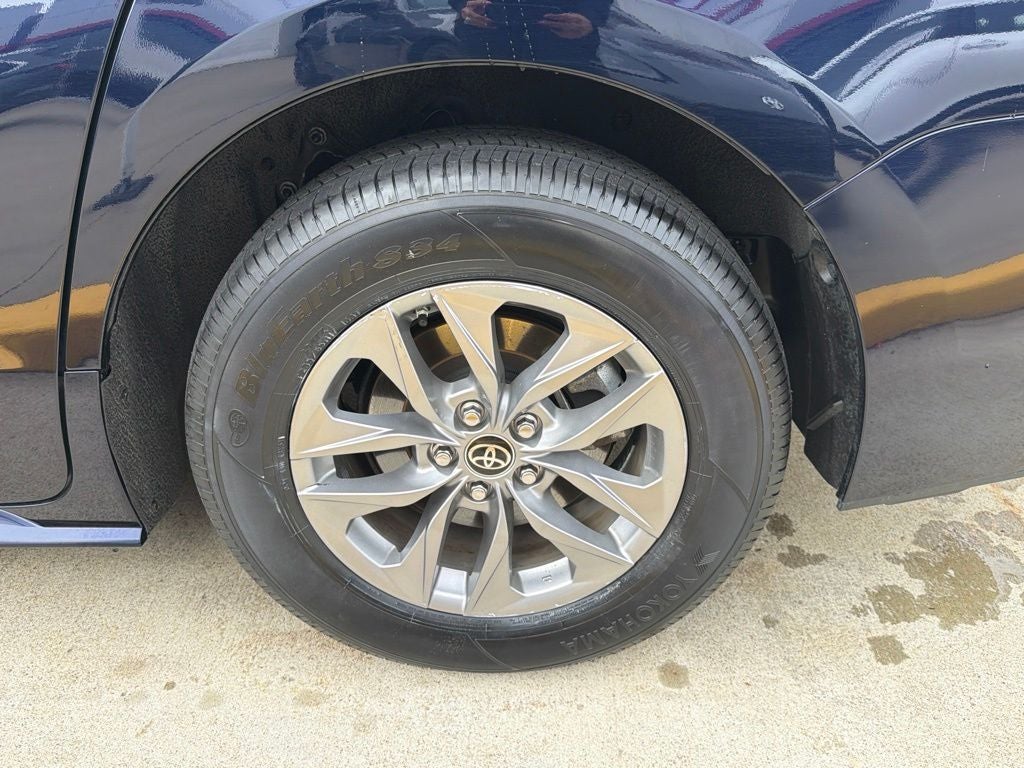 2024 Toyota Sienna LE 8 Passenger