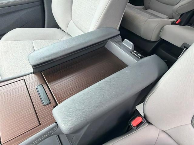 2024 Toyota Sienna LE 8 Passenger