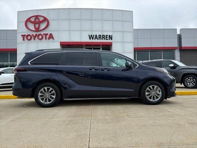 2024 Toyota Sienna LE 8 Passenger