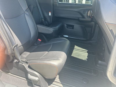 2023 Toyota Sienna XSE 7 Passenger