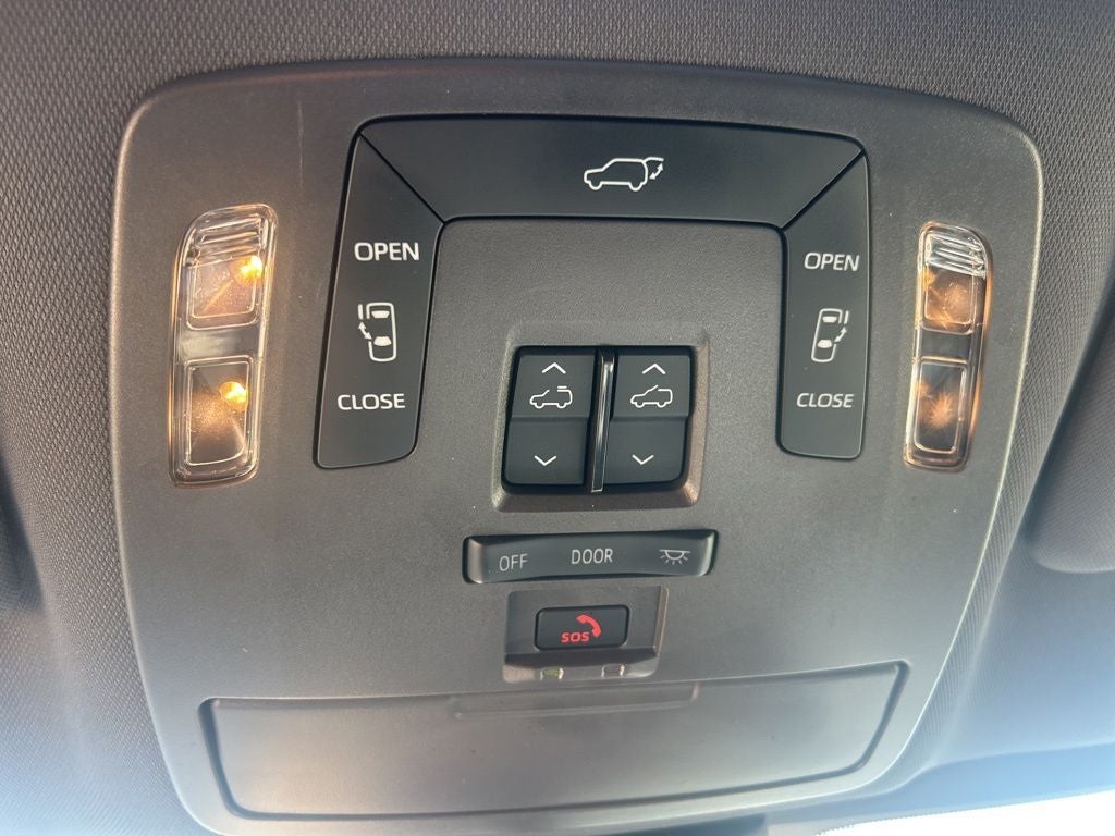 2023 Toyota Sienna XSE 7 Passenger