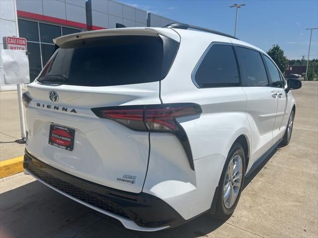 2023 Toyota Sienna XSE 7 Passenger