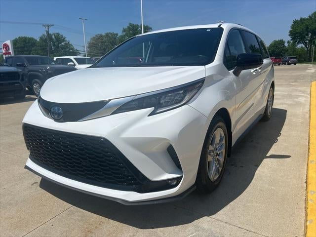 2023 Toyota Sienna XSE 7 Passenger