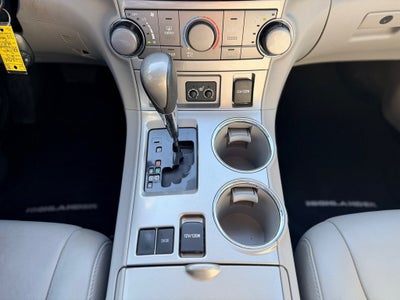 2013 Toyota HIGHLANDER SE