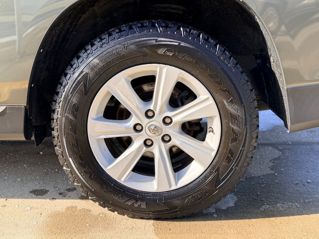 2013 Toyota HIGHLANDER SE