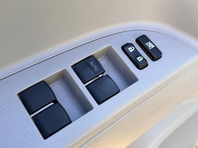 2013 Toyota HIGHLANDER SE