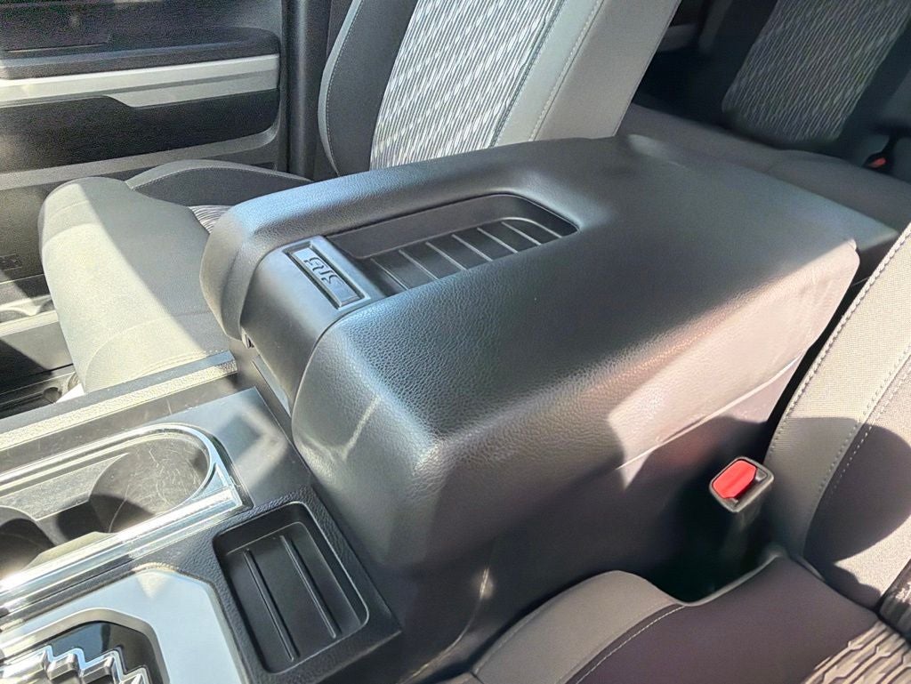 2021 Toyota TUNDRA 4X4 SR5