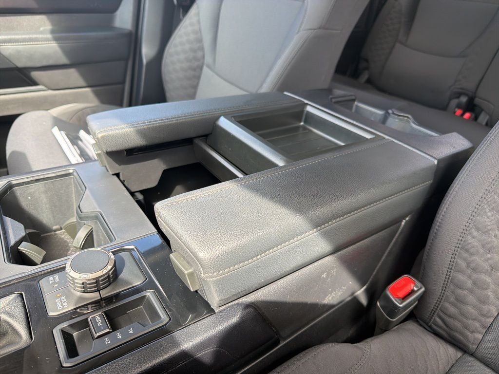 2024 Toyota TUNDRA 4X4 SR5