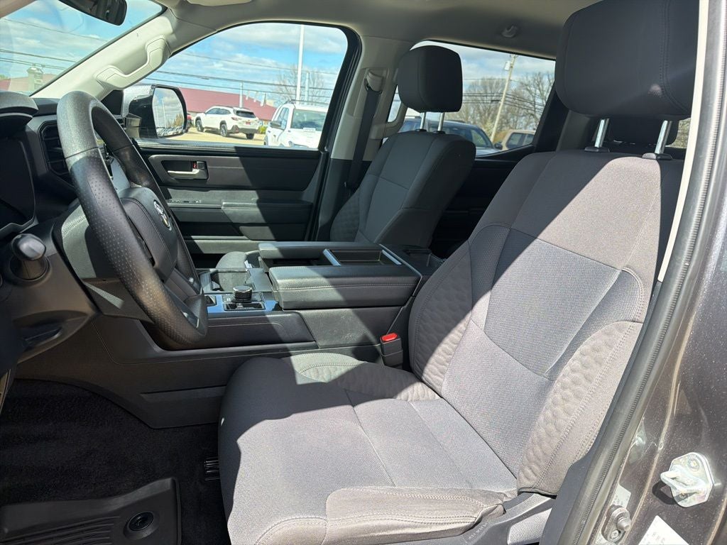 2024 Toyota TUNDRA 4X4 SR5